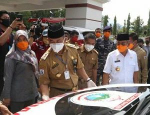 Pemkab Polman Terima Bantuan Ambulance