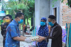 Bupati Majene Minta Lurah Rangas Perhatikan Keluarga Pasien COVID-19