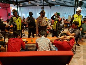 Putus Mata Rantai Covid-19, Brimob Parepare Patroli Gabungan