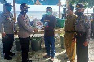 Warga Kampung Tangguh Nusantara Terima Bantuan 250 Bibit Ikan Lele