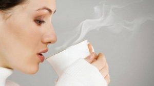 Selain Mengeluarkan Racun Dalam Tubuh, ini Manfaat Minum Air Hangat Lainnya
