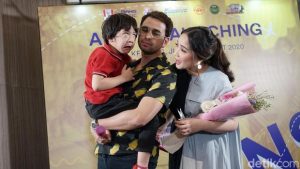 Beri Ucapan Simpati untuk Bella, Raffi Ahmad Dicubit Nagita Slavina
