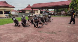 21 Polisi di Polsek Pasangkayu dan Bambalamotu Dilatih Kendalikan Massa