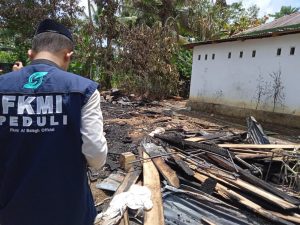 LDK FKMI Kampus IAIN Bone Peduli Korban Kebakaran Desa Cinkang