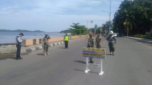 Polisi, Tentara dan Satpol-PP Disiplinkan Warga yang Tak Patuh Protokol Kesehatan