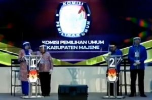 Debat Kedua Pilkada Majene. Cabup Patmawati Minta AST Lafalkan Pancasila