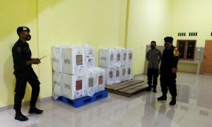 Pastikan Kotak Suara ke Gudang Logistik Aman, Danyon Brimob Parepare Terjun Langsung