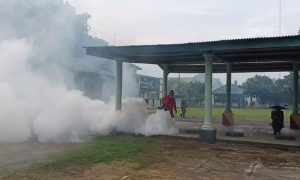 Cegah Demam Berdarah dan Malaria, Kodim 0801 Pacitan Semprot Fogging