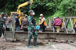 Longsor di Talegong, Dandim 0611/Garut Terjun Langsung ke Lapangan