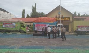 Hari Ini, Polres Majene Kawal 34 Mobil Bantuan ke Pengungsian Malunda dan Mamuju