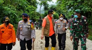 Pastikan Distribusi Bantuan ke Pelosok, Kapolda Sulbar Terjun Langsung ke Desa Ulumanda