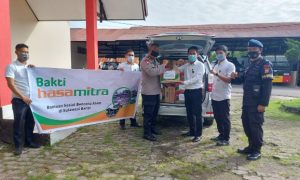 Brimob Parepare Kawal Bantuan BPR Hasamitra untuk Disalurkan ke Korban Gempa di Sulbar