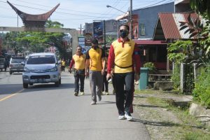 Tingkatkan Imun Tubuh, Kapolres Toraja Utara dan Personil Berjalan Kaki Hingga 5 KM