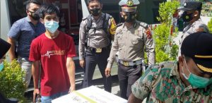 Bersenjata Lengkap, Polres Pasangkayu Kawal Vaksin Covid-19 Menuju Tiga Puskesmas
