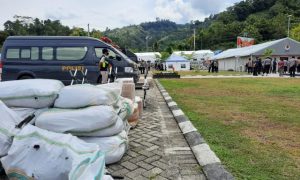 Kunjungan Perdana, Kapolri Salurkan Bantuan Korban Gempa Sulbar