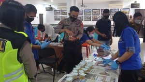 Gandeng BNN, Kapolres Tana Toraja Lakukan Test Urine, Pastikan Personil Bebas dari Narkoba