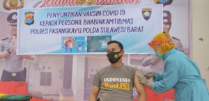 24 Bhabinkamtibmas di Pasangkayu Ikut Vaksinasi Covid-19