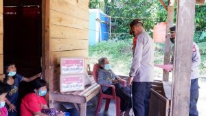 Polres Tator Bantu Nenek Disabilitas dan Lumpuh di Sangalla