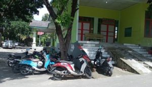 Warga dan Pegawai RSUD Majene Keluhkan Parkiran Motor yang Semrawut