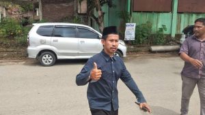 Tunaikan Nazar Kemenangan Tina Ado, Imam Masjid Salim Jalan Kaki 90 KM dari Sampaga ke Kota Mamuju