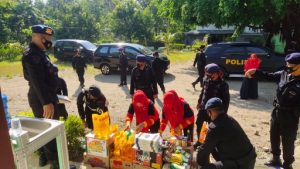 Peduli Ramadhan, Brimob Parepare dan Bhayangkari Kunjungi Panti Asuhan