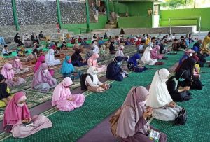 PKK Parepare Gandeng Komunitas Dakwah PPA Makassar Bagikan Donasi ke Penghafal Quran dan Anak Pasar