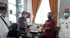 981 Petani di Parepare Terima Kartu Tani Indonesia. Apa Manfaatnya?