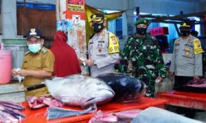 Bupati Majene Sidak Pasar Sentral, Apa Saja yang Harganya Naik?