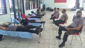 Bantu Stok Darah PMI, Brimob Parepare Gelar Aksi Donor Darah