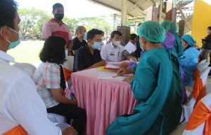 Sejumlah Tokoh Agama, Peserta SSA Gereja di Torut Swab Antigen dan Vaksin Covid-19