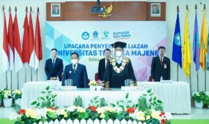 Hanya 12 Wisudawan UT yang Hadir Saat Penyerahan Ijazah di Kampus