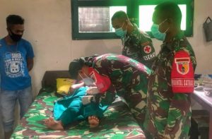 Satgas Yonif 512 Adakan Khitan Gratis Kepada Anak-anak Perbatasan Papua