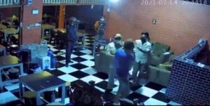 Viral, Oknum Satpol PP Tampar Pemilik Kafe di Gowa Saat Razia PPKM