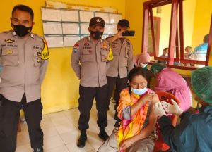 Gerai Presisi Polsek Sa’dan Balusu Gelar Vaksinasi
