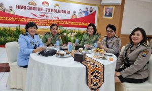 Wanita TNI Hadiri HUT Polwan di Polda Sulut