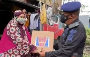Akpol 95 Patriatama Bagi-bagi Sembako, Danyon Brimob Parepare Turut Ambil Bagian