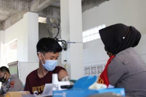 Polres Parepare Vaksinasi Covid-19 Keliling di Tempat Ibadah
