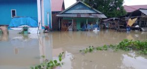 Sungai Meluap, Dua Kelurahan di Malunda Terendam Banjir, Sebuah Rumah Dilaporkan Hanyut
