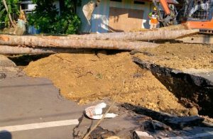 Waspada, Jalan Poros Majene di Malunda Amblas