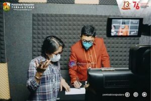 Frederik V. Palimbong Kunjungan ke Studio Musik dan Rekaman Broadcasting Centre
