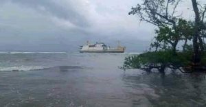 Dihantam Badai, Kapal Perintis Mamuju-Bontang Kandas di Budong-budong