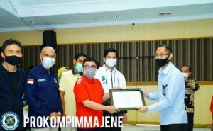 Lima Sekolah di Majene Dianugerahi Penghargaan Adiwiyata