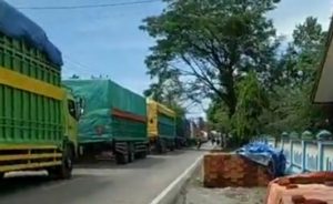 Jembatan Amblas, Antrian Kendaraan dari Arah Majene di Malunda Capai 2 Kilometer