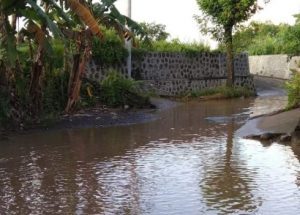 Warga Keluhkan Kondisi Sejumlah Jalan di Gowa yang Tergenang