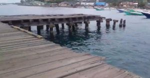 Lantai Kayu Ulin Dermaga Pelabuhan Kota Tua Majene Semakin Memprihatinkan