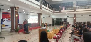 DPR RI Serahkan Bantuan KIP Kuliah dan UKT Secara Simbolis ke UKI Toraja