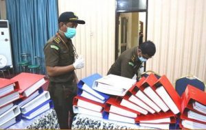 12 Penyidik Kejari Majene Geledah Kantor KPU Majene, Ada Apa?