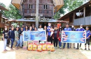 Anggota DPR RI dari Fraksi Nasdem Bantu Korban Tanah Longsor di Toraja