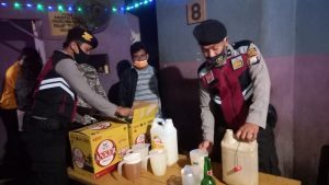Pesta Miras di Sebuah Cafe, Polres Parepare Amankan Puluhan Liter Ballo