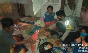 Sungguh Mulia Hati Aiptu Ismail, Jual Kambing untuk Bantu Nenek Lumpuh di Sendana